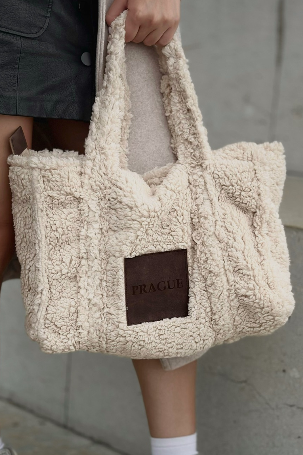 Plush tote bag in grey with Prague diaper patch 017S05