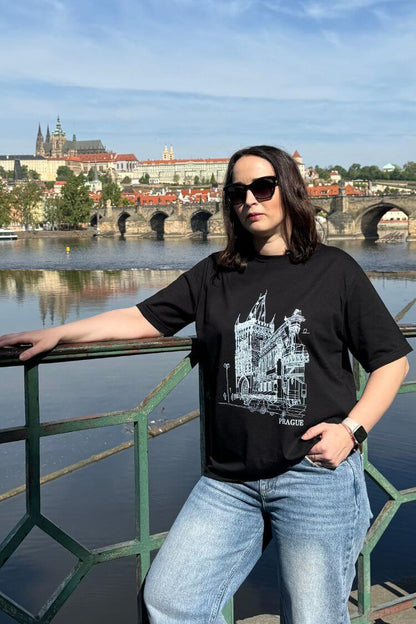 Black cotton T-shirt with Prague print 035T01