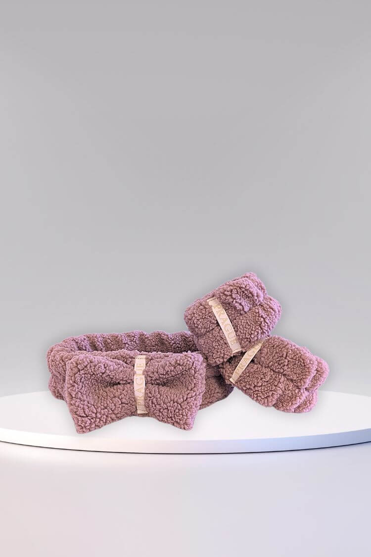 Wash set made of soft teddy material with eco-leather patches Prague 033S06