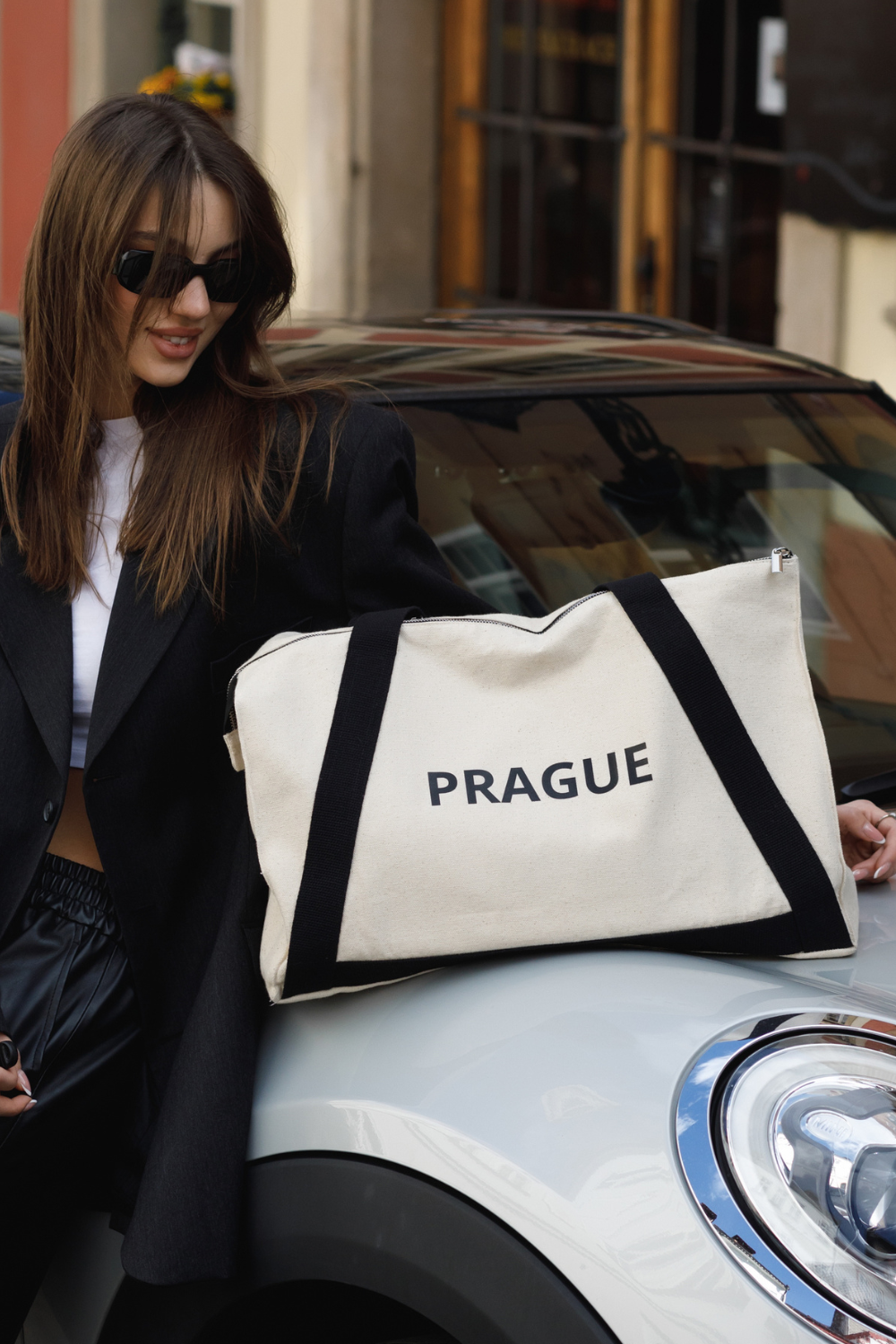 Eco-bag with a black handle White Prague 08S01